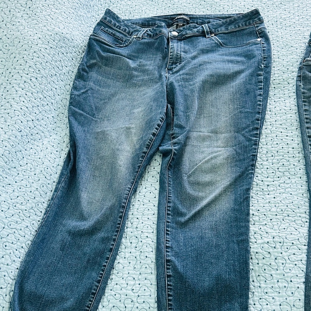 Woman’s D Jeans